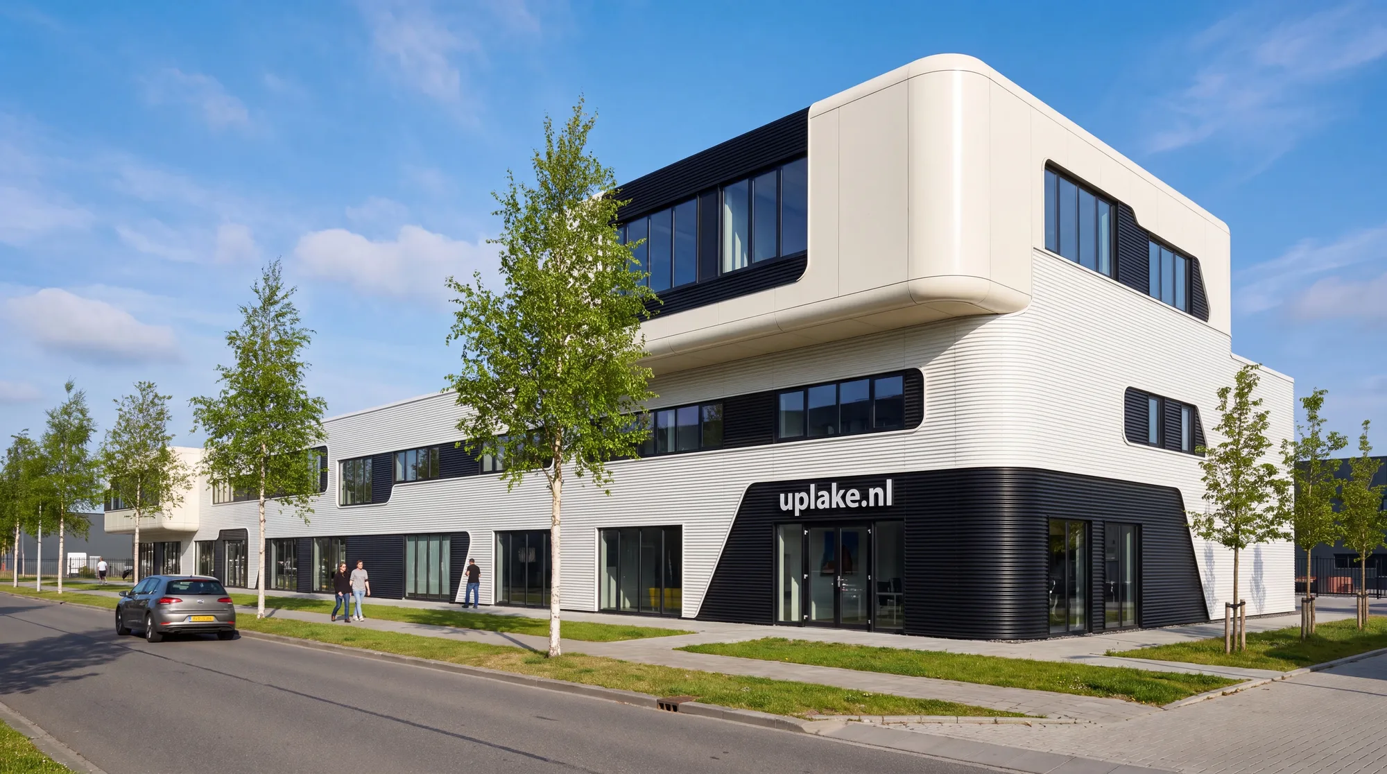 Het Uplake pand vanaf de rechterzijde met de gevelnaam uplake.nl